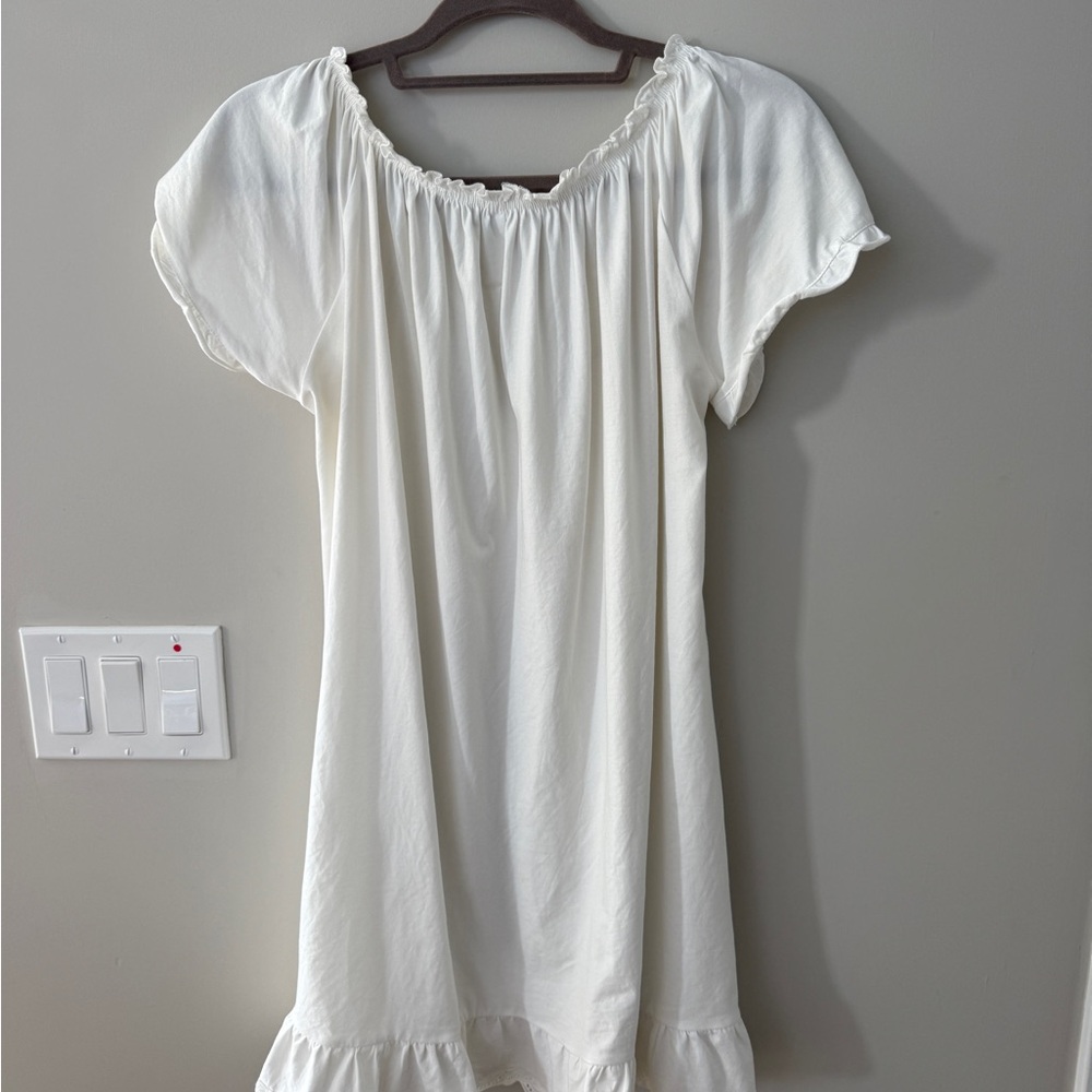 Elegant White Nightgown medium - Picture 5 of 6